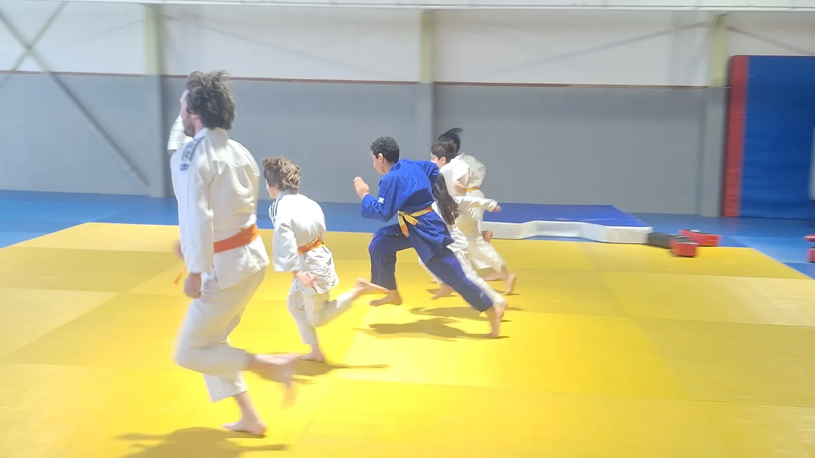 Cours de judo enfants au dojo AME-JUDO d'Ermont